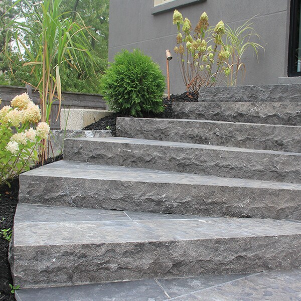 Banas Antique Black Natural Steps